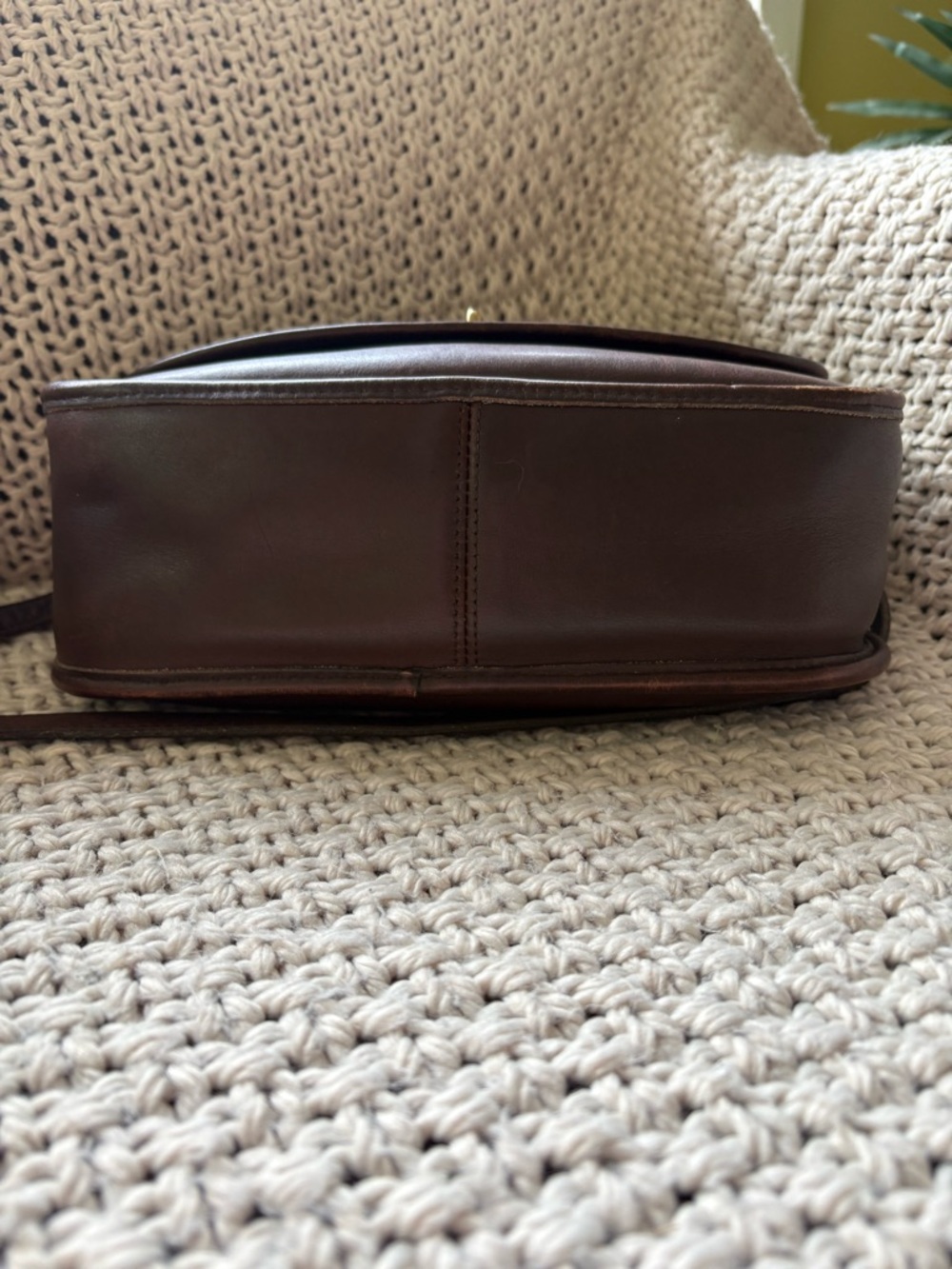 Vintage Coach City Bag 9790 Mahogany USA Glove-Tanned Leather Crossbody Purse - Picture 5 of 8
